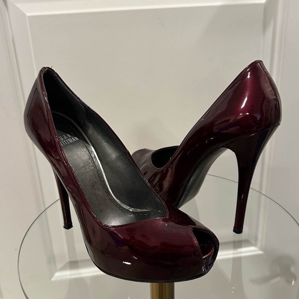 Stuart Weitzman Shiny Patent Peep Toe Heels in Metallic Burgundy